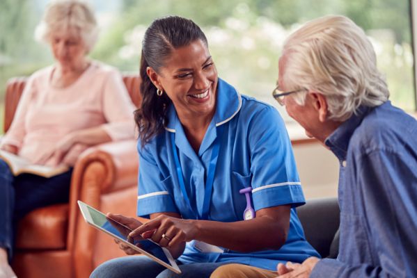 Live-in Care Services in the UK Delivered by Experienced Senior Healthcare Assistants